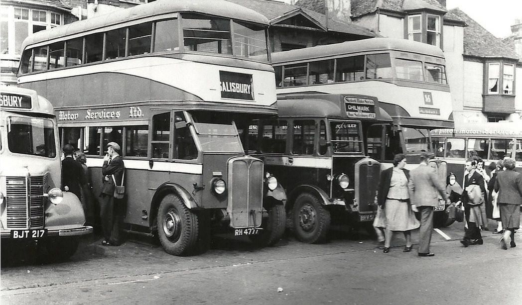 Skylark buses in New Canal Salisbury